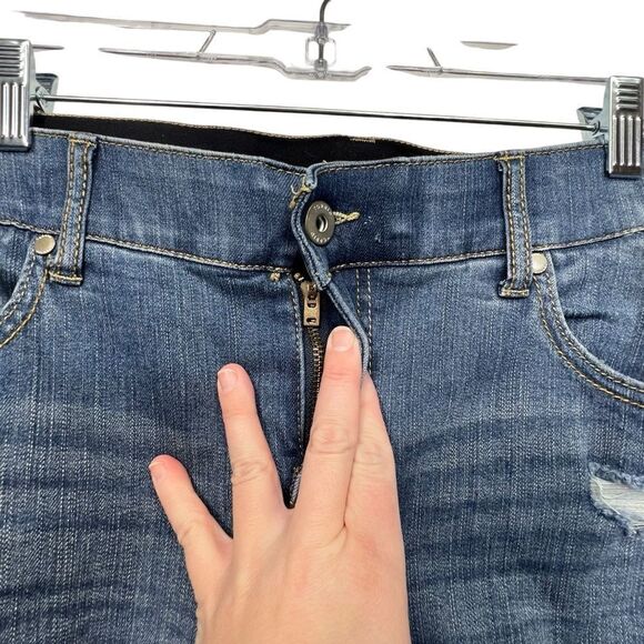 Torrid 16r Plus Size Bombshell Skinny Premium Stretch High-Rise Destructed Jean - Picture 7 of 16
